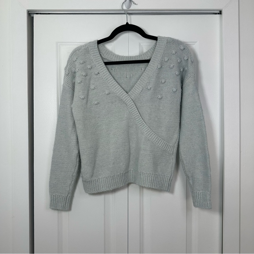 Abercrombie & Fitch Women’s Powder Blue V-Neck Faux Wrap Sweater Size Medium - Picture 2 of 8